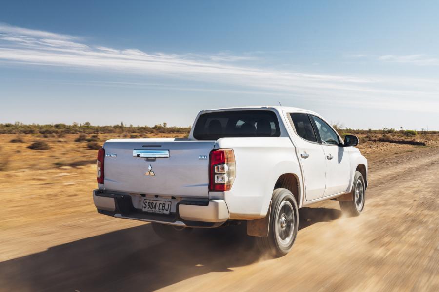  Mitsubishi Triton GLS Double Cab 2019 года  (AU) (фото 14 из 19)